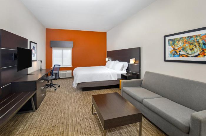 holiday inn express and suites locust grove by ihg