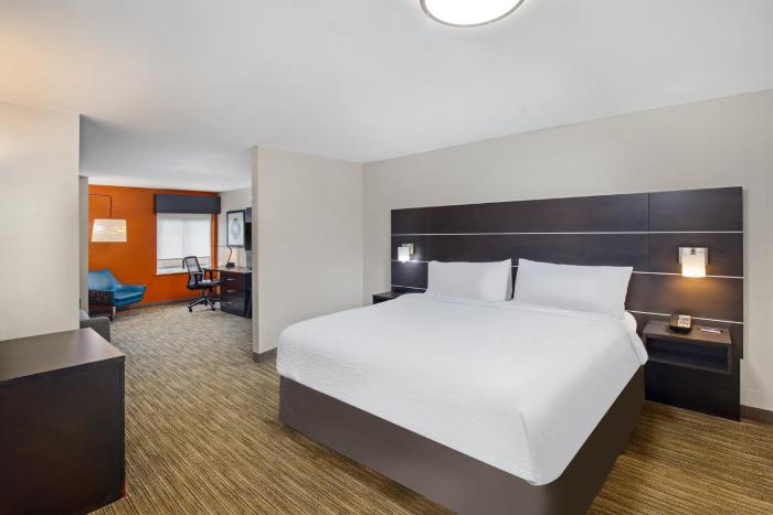 holiday inn express and suites locust grove by ihg