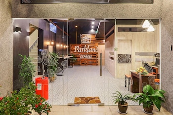 Parkland Express,Near Sam Poh Temple,3 star