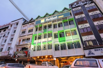 Parkland Express,Near Sam Poh Temple,3 star