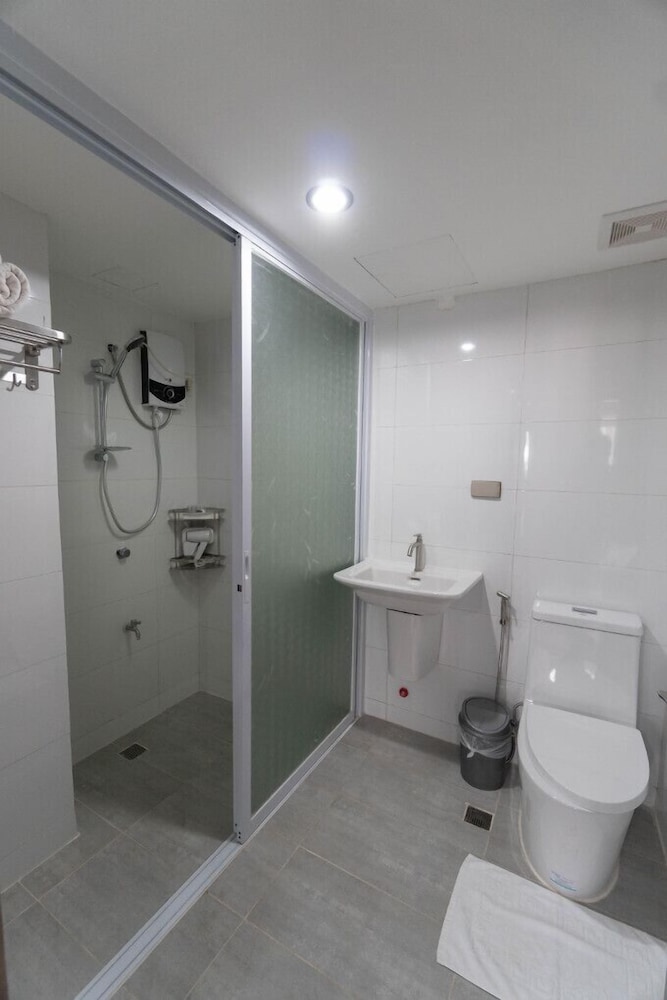 one averee bay hotel