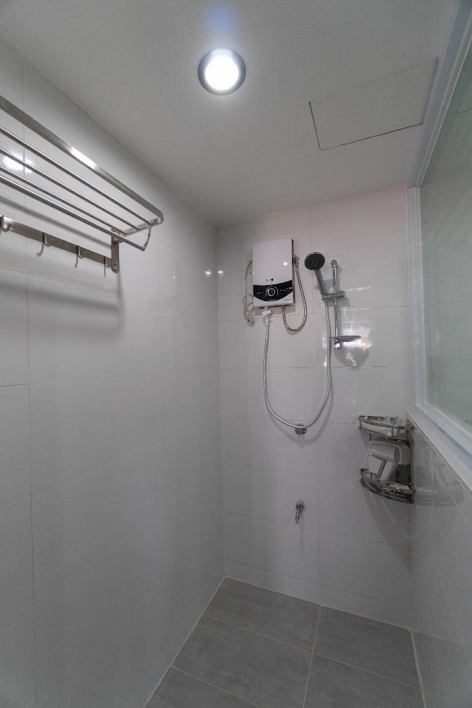 one averee bay hotel