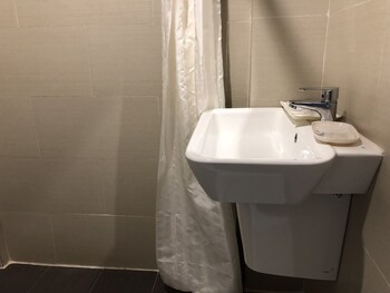 one averee bay hotel