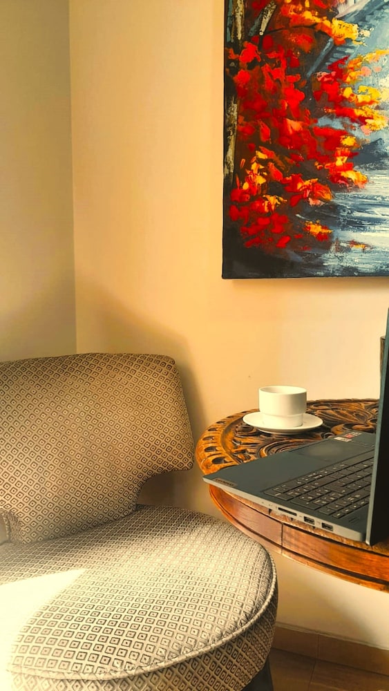 hotel esencia suites