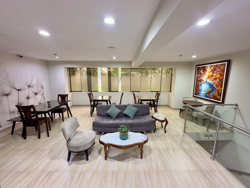 hotel esencia suites