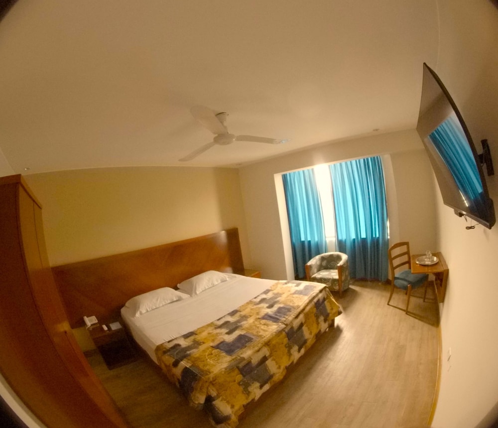 hotel esencia suites