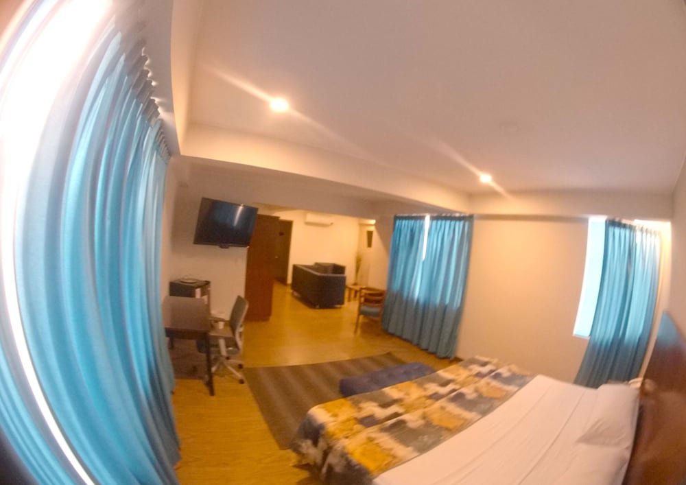 hotel esencia suites