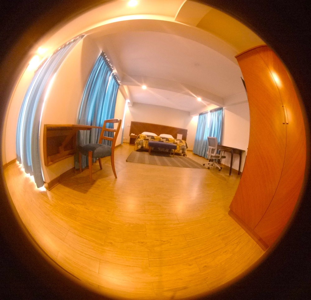 hotel esencia suites