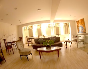 hotel esencia suites