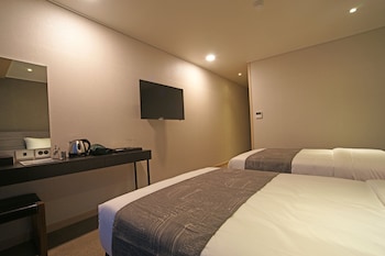 i jin hotel