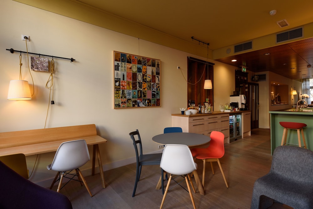 hotel the neighbours magnolia