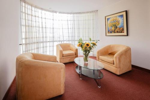 hotel san felipe suites