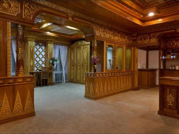 su tine san royal palace hotel