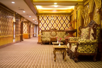 su tine san royal palace hotel