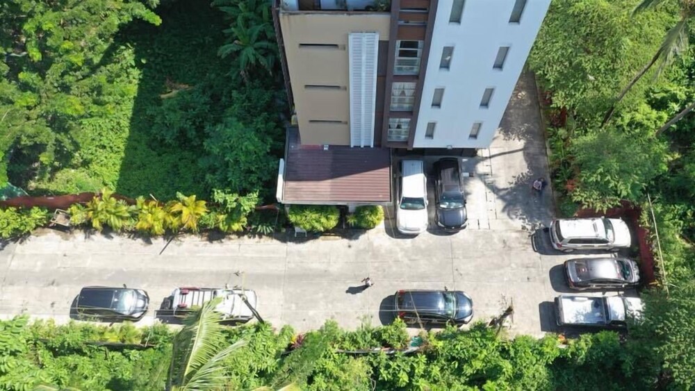 green paradise hotel