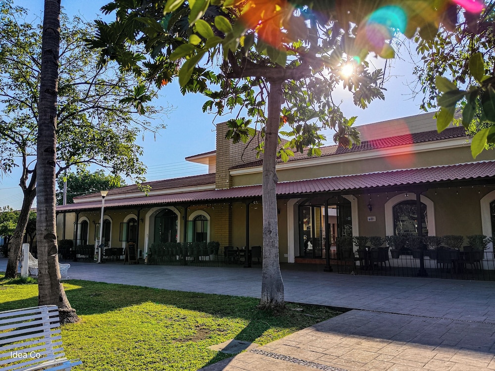 concierge plaza la villa