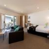 boathouse resort studios and suites