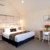 boathouse resort studios and suites