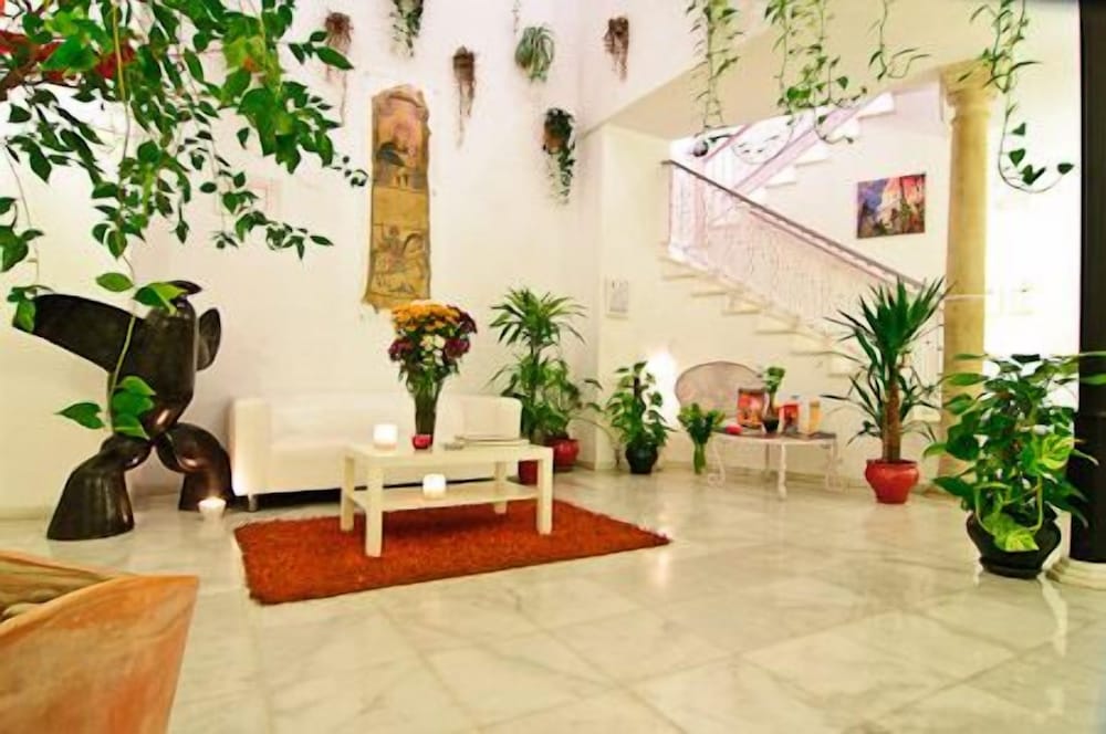 hotel un patio al sur