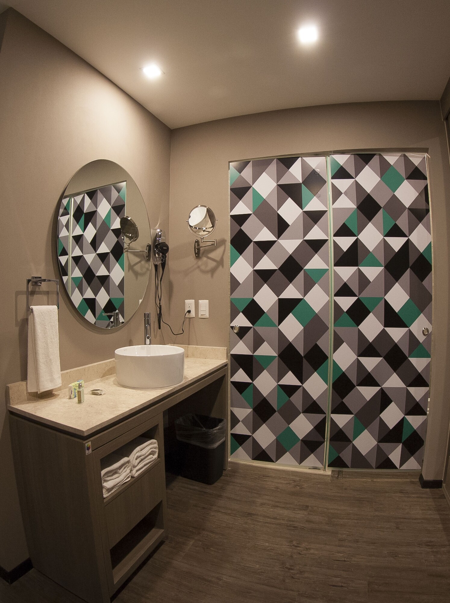 hotel glow point mulza