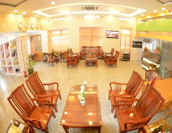 kaung myint hotel
