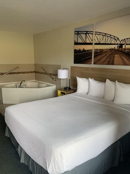 days inn by wyndham louisville airport fair and expo center