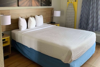 days inn by wyndham louisville airport fair and expo center