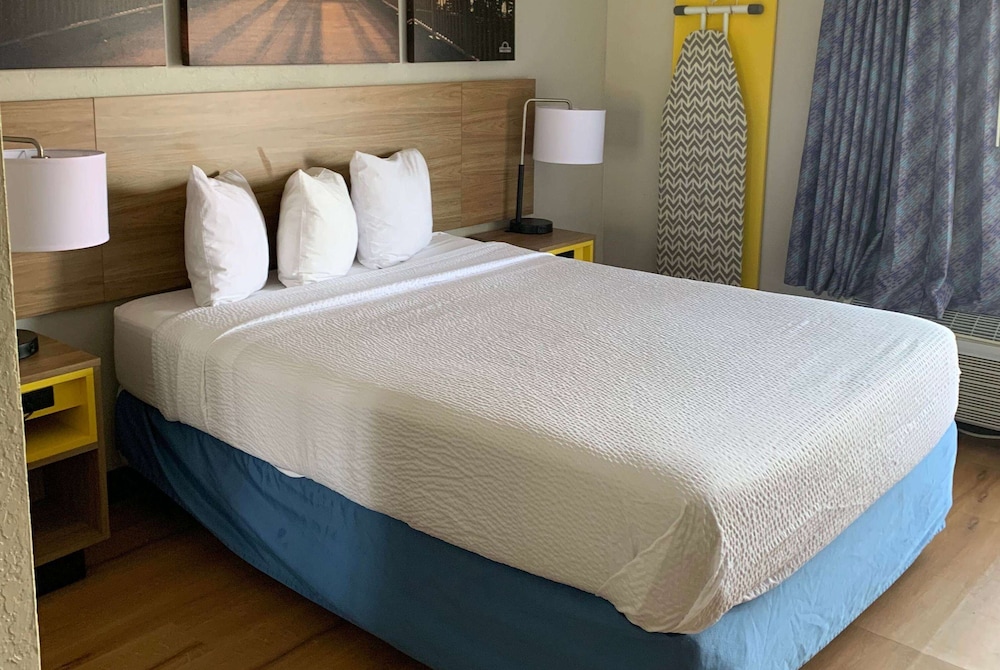 days inn by wyndham louisville airport fair and expo center