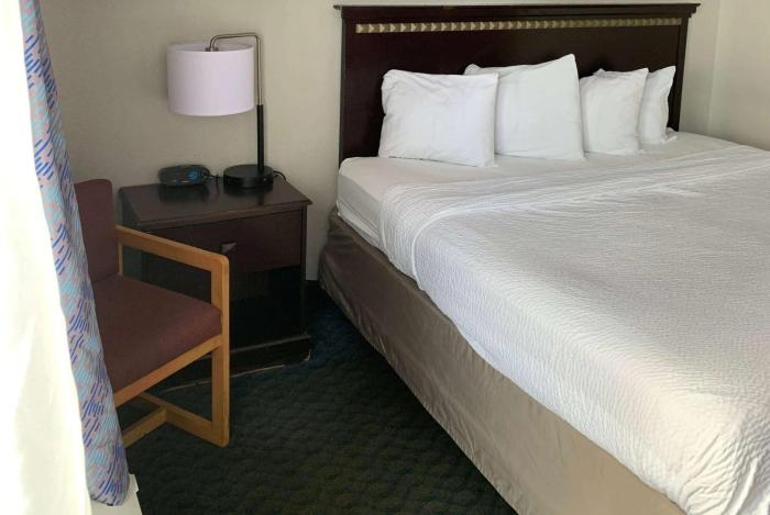 days inn by wyndham louisville airport fair and expo center