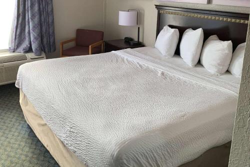 days inn by wyndham louisville airport fair and expo center