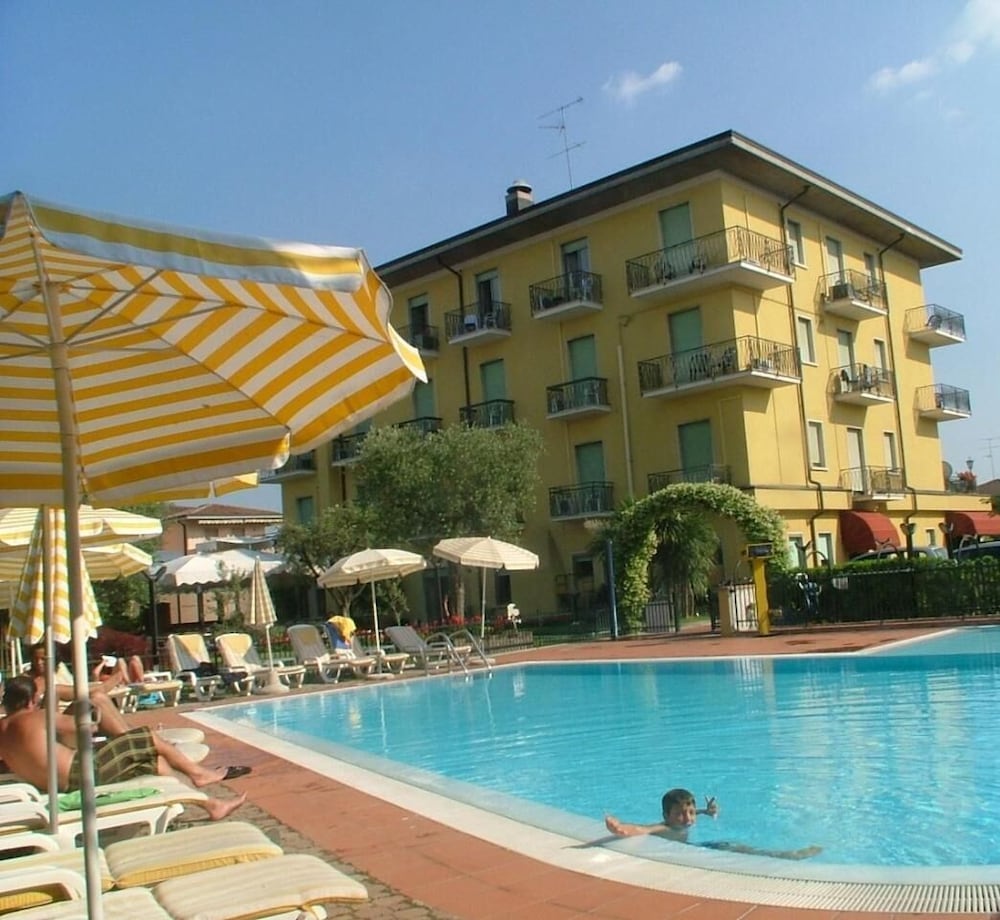 hotel bella peschiera