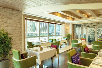 four points by sheraton sheikh zayed road dubai