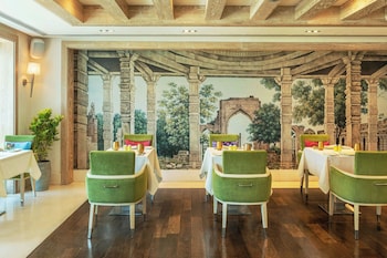 four points by sheraton sheikh zayed road dubai