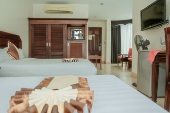 hung long harbour hotel