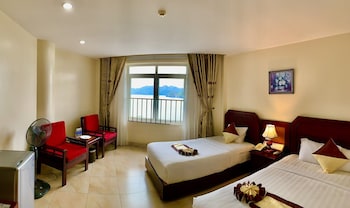 hung long harbour hotel