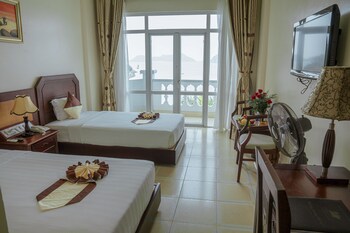 hung long harbour hotel