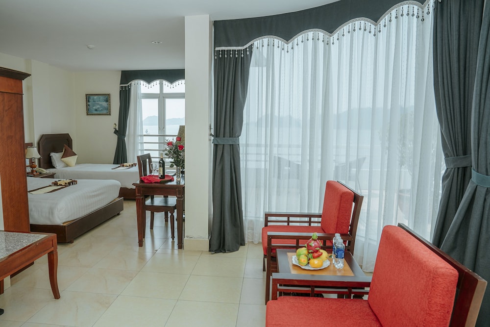 hung long harbour hotel