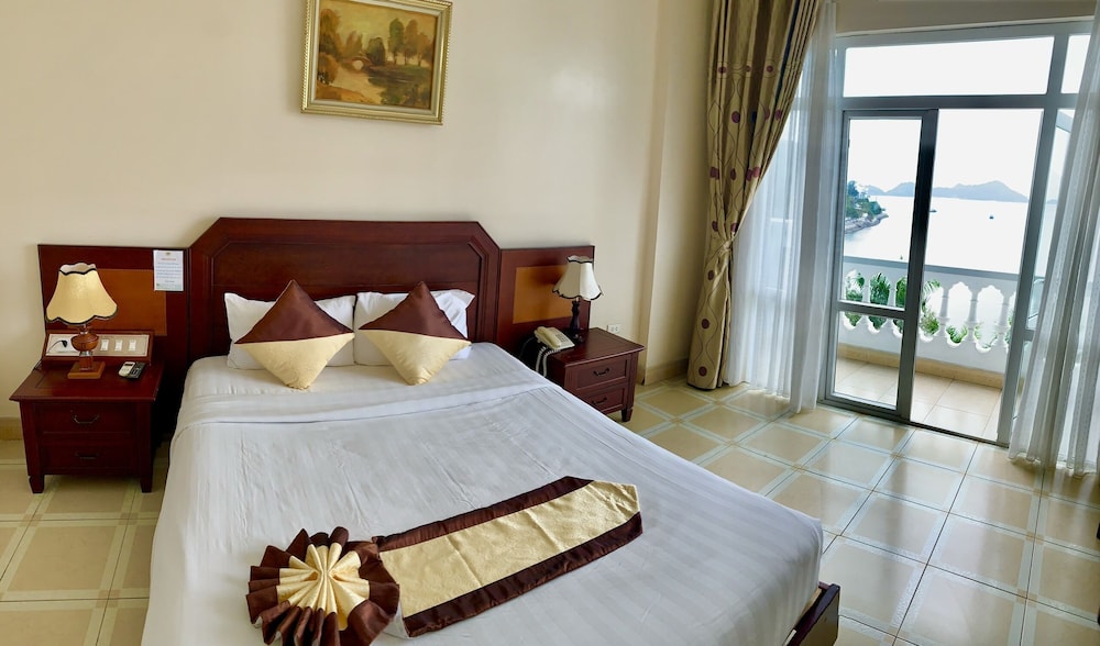 hung long harbour hotel