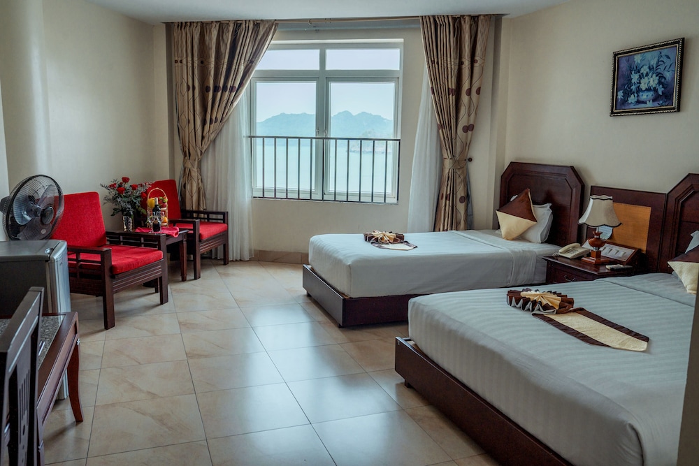 hung long harbour hotel
