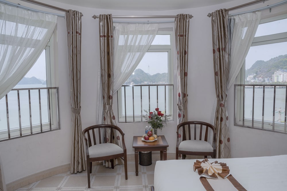 hung long harbour hotel