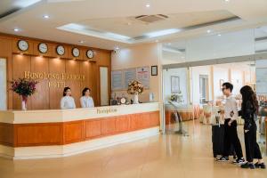 hung long harbour hotel