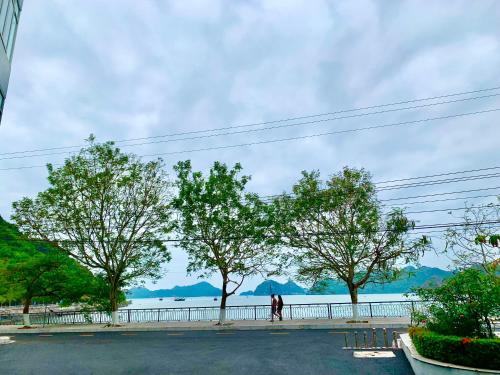 hung long harbour hotel