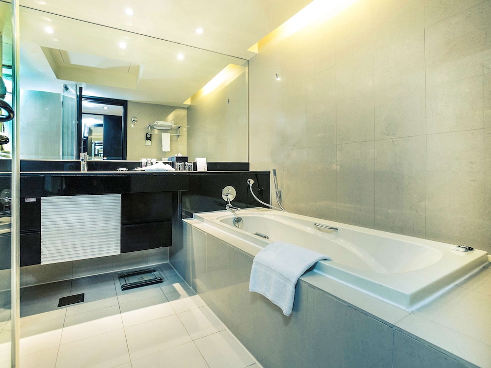 mercure gold hotel jumeirah dubai by accor