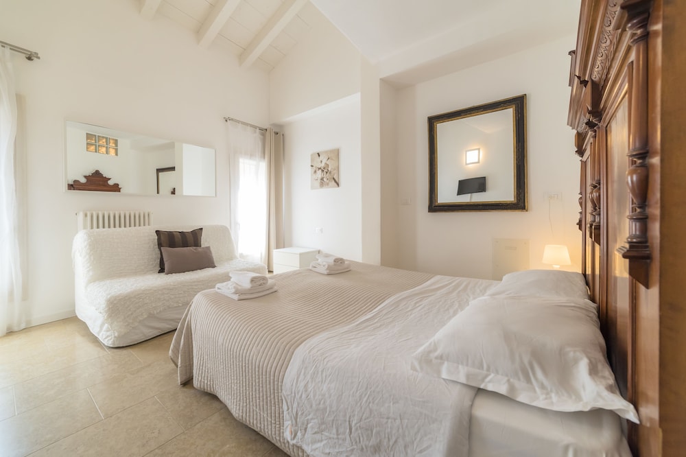 fleur de lis accademia