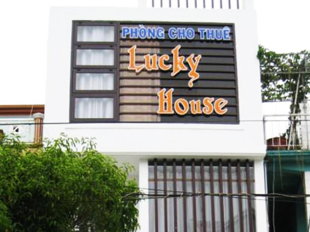 lucky house hotel