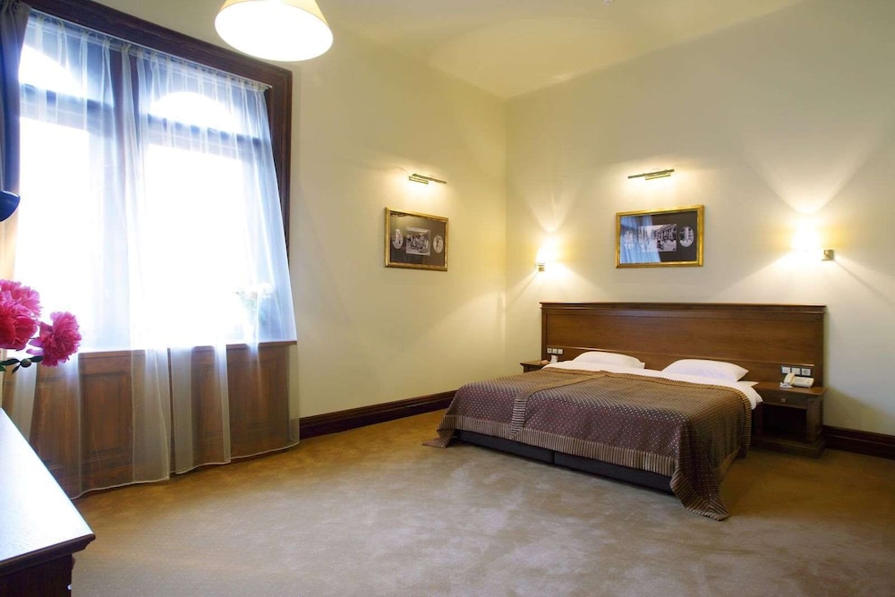 george hotel