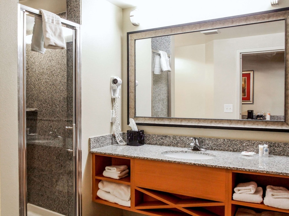 comfort suites at virginia center commons