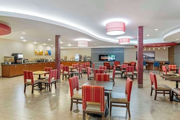 comfort suites at virginia center commons