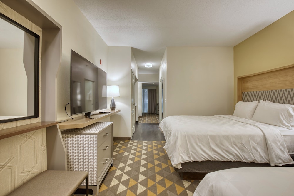 holiday inn hotel and suites madison west an ihg hotel
