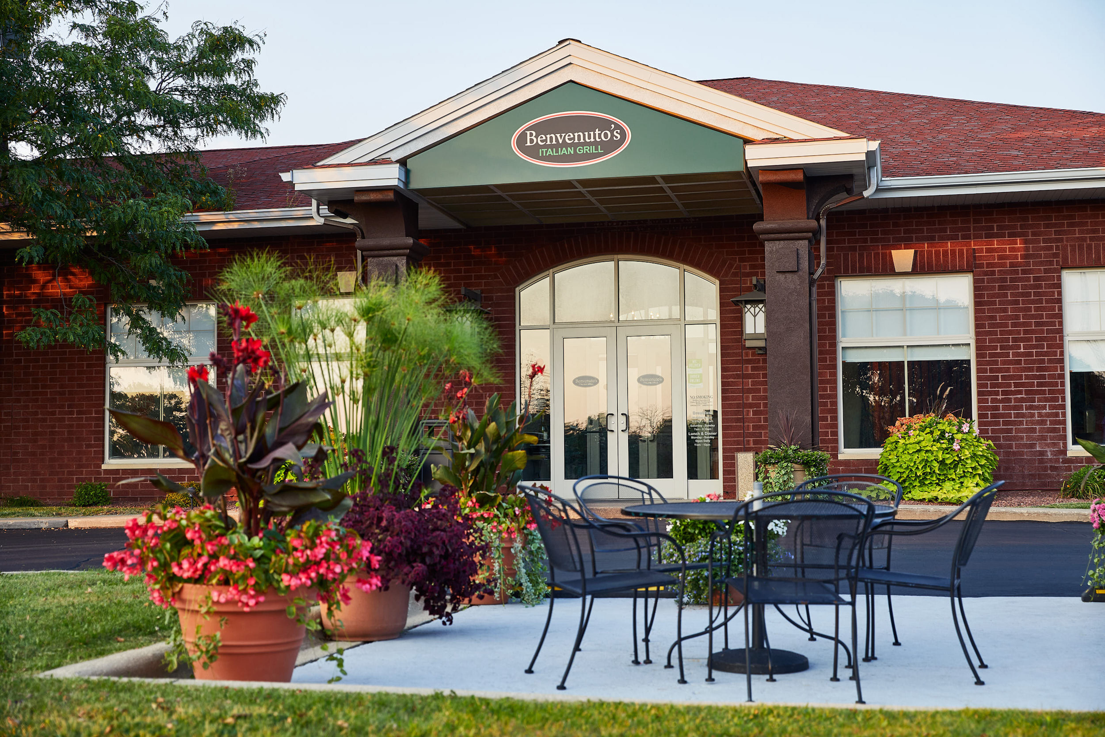 holiday inn hotel and suites madison west an ihg hotel